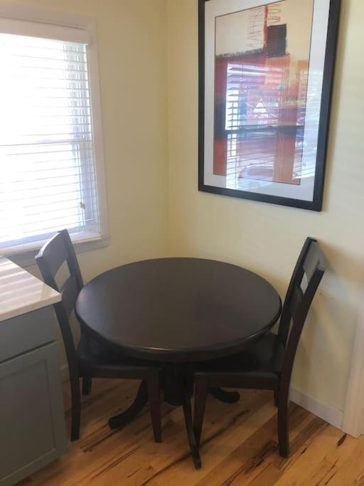 Entire Apartment Close To Downtown - 2 Queen Beds スプリングフィールド エクステリア 写真